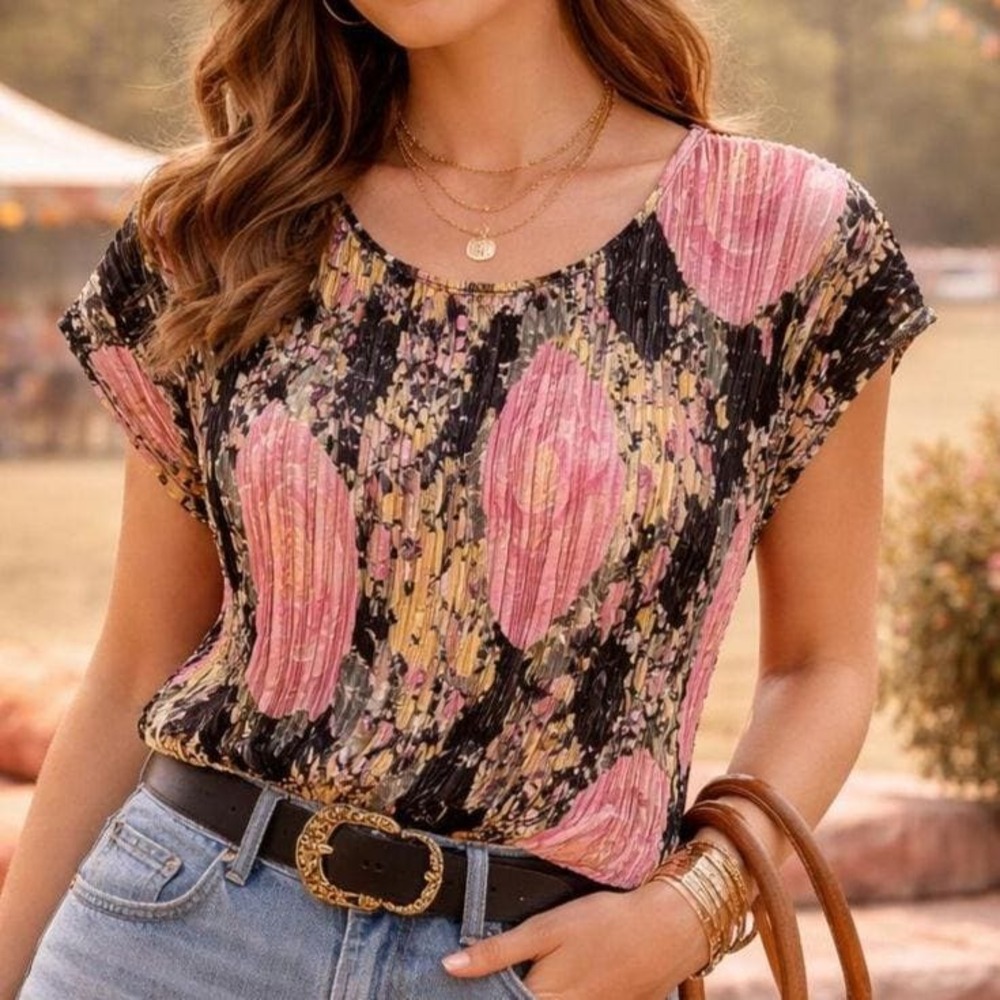 Accordion scrunched floral sleeveless pink and black, waist slimming design